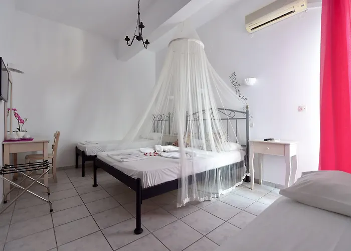 Aphrodite Boutique 3*