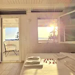 Aphrodite Boutique 3*