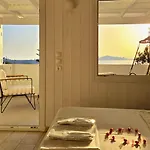Aphrodite Boutique 3*