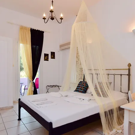 Aphrodite Boutique Aliki (Paros)
